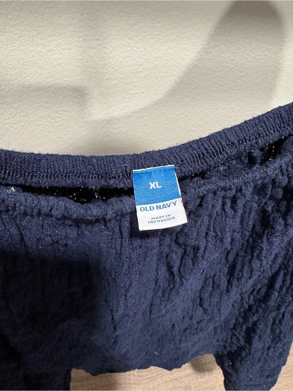 Old Navy Navy Crinkle Puff-Sleeve Blouse